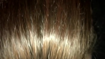 Fat hoe sucks dick in da whip