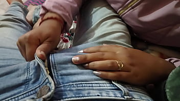 Please take off your condom and creampie my pussy