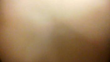 Loirinha dando o cuzinho