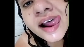 Masturbando A Bucetona thumbnail