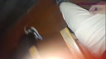 Mi mejor amiga me come la verga bajo la lluvia en el balcon de su casa