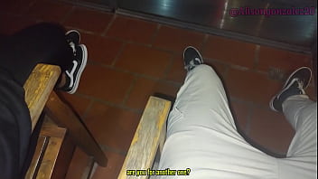 Mi mejor amiga me come la verga bajo la lluvia en el balcon de su casa