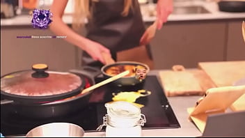 Irina Isasia Haciendo Una Tortilla Española Sexy thumbnail