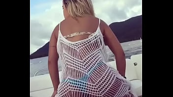 Hot brazilian woman shaking her ass