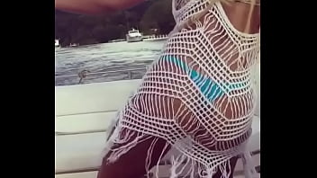 Hot brazilian woman shaking her ass