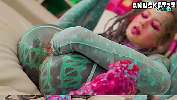 Inked girl squirt anal – big dildos gaping & squirting action
