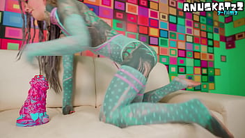 Inked girl squirt anal – big dildos gaping & squirting action