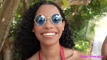 Eden and her girlfriends getting a ride