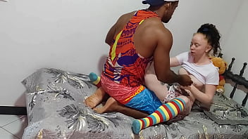 Pedir minha mulher pra filmar eu estragando o cu da amiga dela