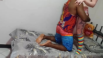 Pedir minha mulher pra filmar eu estragando o cu da amiga dela