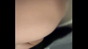 Despues d emi rutina de gym me quede caliente pasandome los aparatos