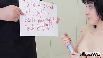 Crazy joy girl gets her fuckholes stretched and properly fucked