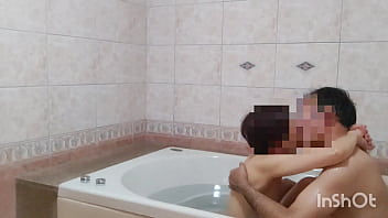 休憩時間を利用して逢う瀬を重ねる職員colleagues seeking each other in the bath and in bed