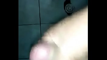 Gozando No Banho thumbnail