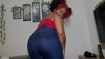 Bbw farting beauty in blue jeans