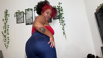 Bbw farting beauty in blue jeans