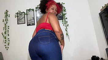 Bbw farting beauty in blue jeans