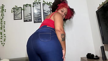Bbw farting beauty in blue jeans