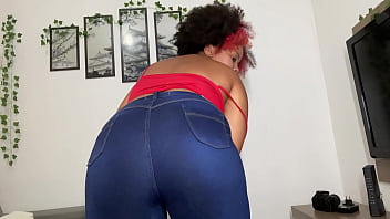 Bbw farting beauty in blue jeans