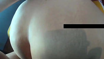 Mi marido exige una videollamada donde me folle su hijastro al menos una vez al mes