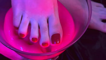 Messy foot play to make you hard