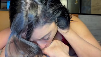 Minha primeira vez com a dandara moraes a chupada dela é das melhores com direito a beijo grego e gozada na boquinha