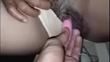 แหกหีเธอเอาควยยัดแตดจนแตกใน