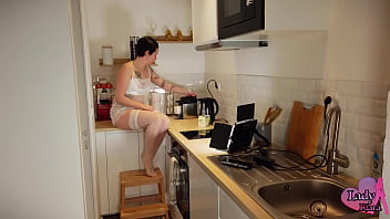 Après cet énorme fail monsieur à bien eu son café et il ma baiser dans