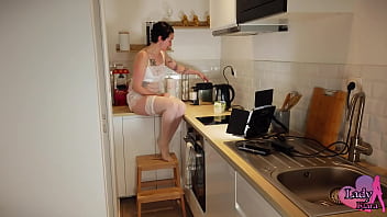 Après cet énorme fail monsieur à bien eu son café et il ma baiser dans