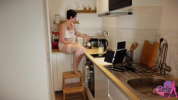 Après cet énorme fail monsieur à bien eu son café et il ma baiser dans