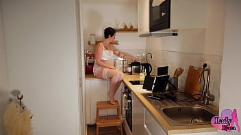 Après cet énorme fail monsieur à bien eu son café et il ma baiser dans