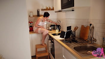 Après cet énorme fail monsieur à bien eu son café et il ma baiser dans