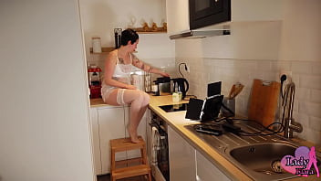 Après cet énorme fail monsieur à bien eu son café et il ma baiser dans