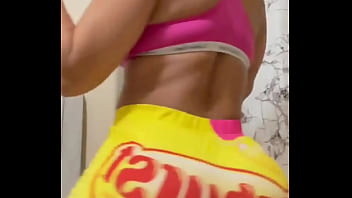 Ebony booty twerking