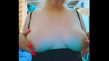 Le encanta tocarse a la putita