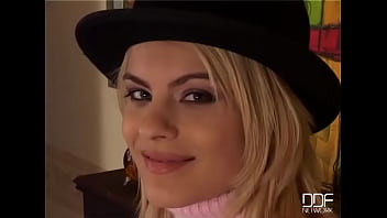 Jasmine is dancing for you