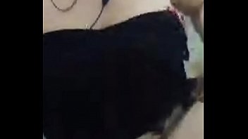 Me enseña su vagina