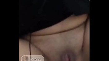 Me enseña su vagina