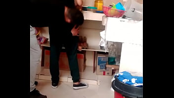 Llego A Casa Y Encuentro A Mi Esposa Cocinando thumbnail