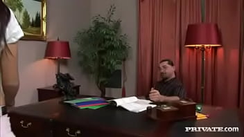 Jasmine and her boyfriend get advice from an anal sex expert