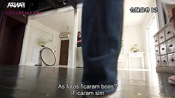 Modelo safada fica com o presidente da empresa com legendas