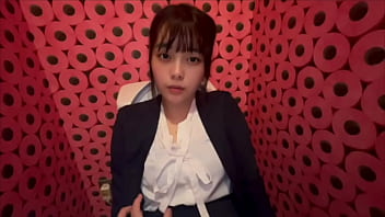 酸っぱい臭いがする仕事終わりの彼女のスーツ姿のまま、ト◯レをしていた彼女の身体をむさぼるように舐めて味わう彼氏。 酸っぱい臭いがする仕事終わりの彼女のスーツ姿のまま、ト◯レをしていた彼女の身体をむさぼるように舐めて味わう彼氏。