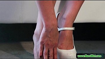 Sexy japanesse masseuse gives sex massage 09