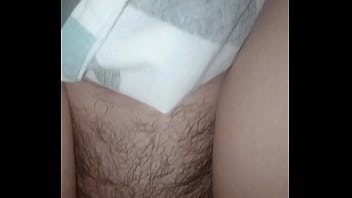 Me encontre a la conejita de pascua masturbandose y me la folle