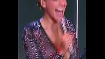 Laura acuña brincan tetas saltan tetas chichis