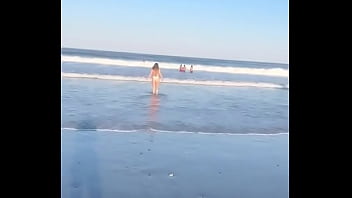 Jovem Linda Adora Mostrar O Corpinho Perfeito E Sexy thumbnail