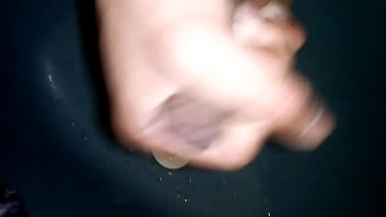 Chico Caliente Muestra Su Pene thumbnail