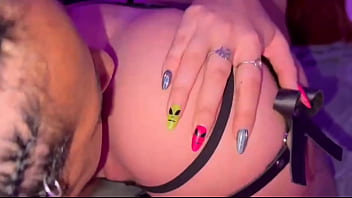 A malu paz me convidou pra fazer um vídeo com ela brincamos muito uma com o cuzinho da outra parte 2