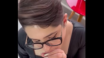 Gozada na buceta da gaúcha depois de fuder muito com o pau enorme do big bambu