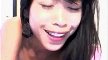 Pretty Cam Girl Using Toys thumbnail